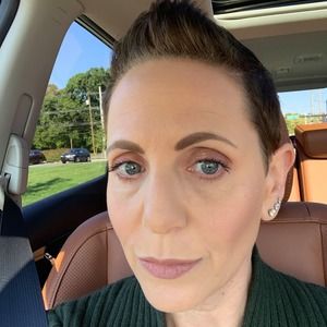 Meet your Posher, Risa